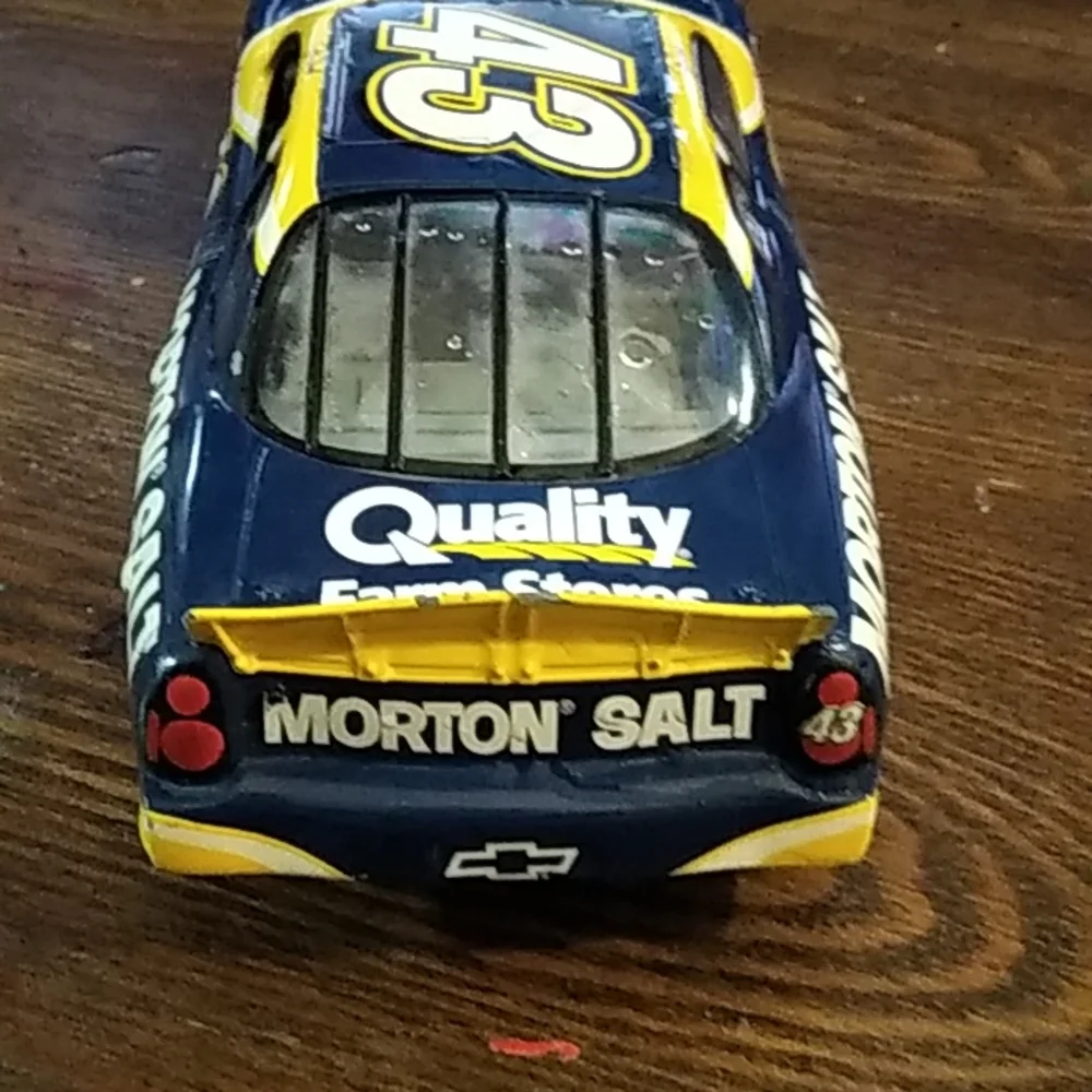 Car model - Picture 4 of 4